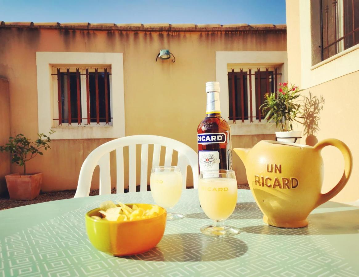 Maison De Vacances L'Hote Champetre Campagne Arlesienne Bagian luar foto