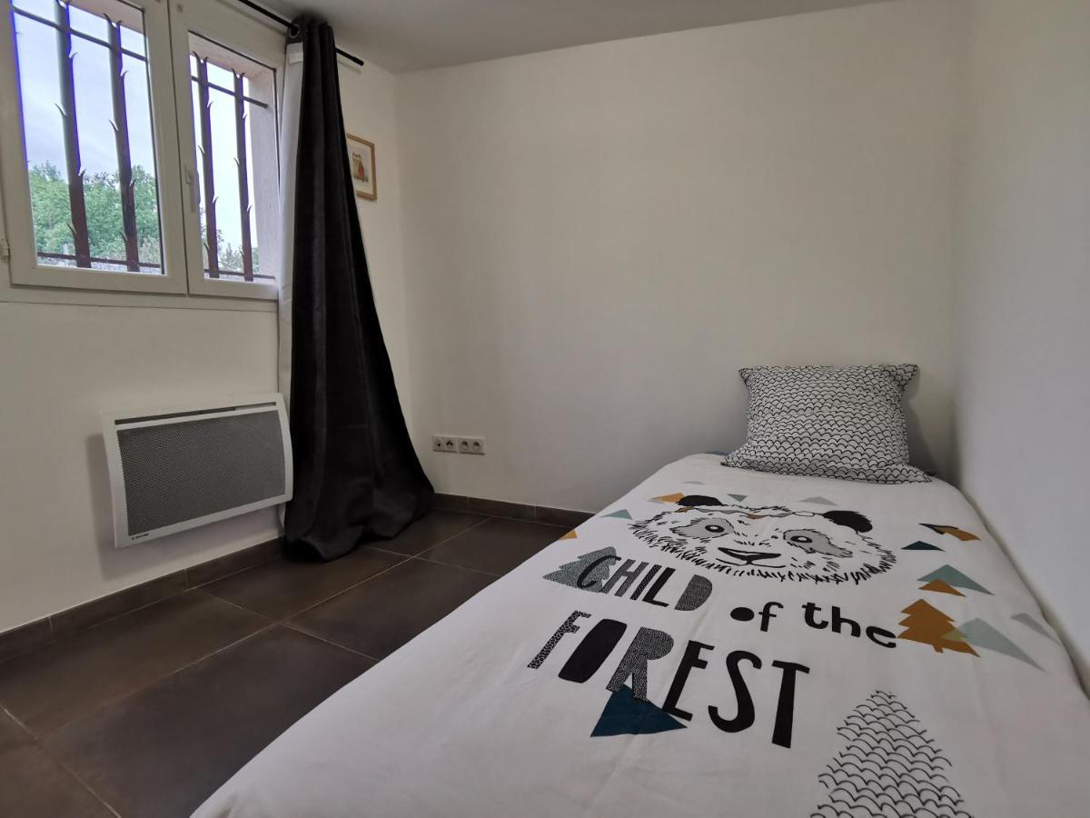 Maison De Vacances L'Hote Champetre Campagne Arlesienne Bagian luar foto