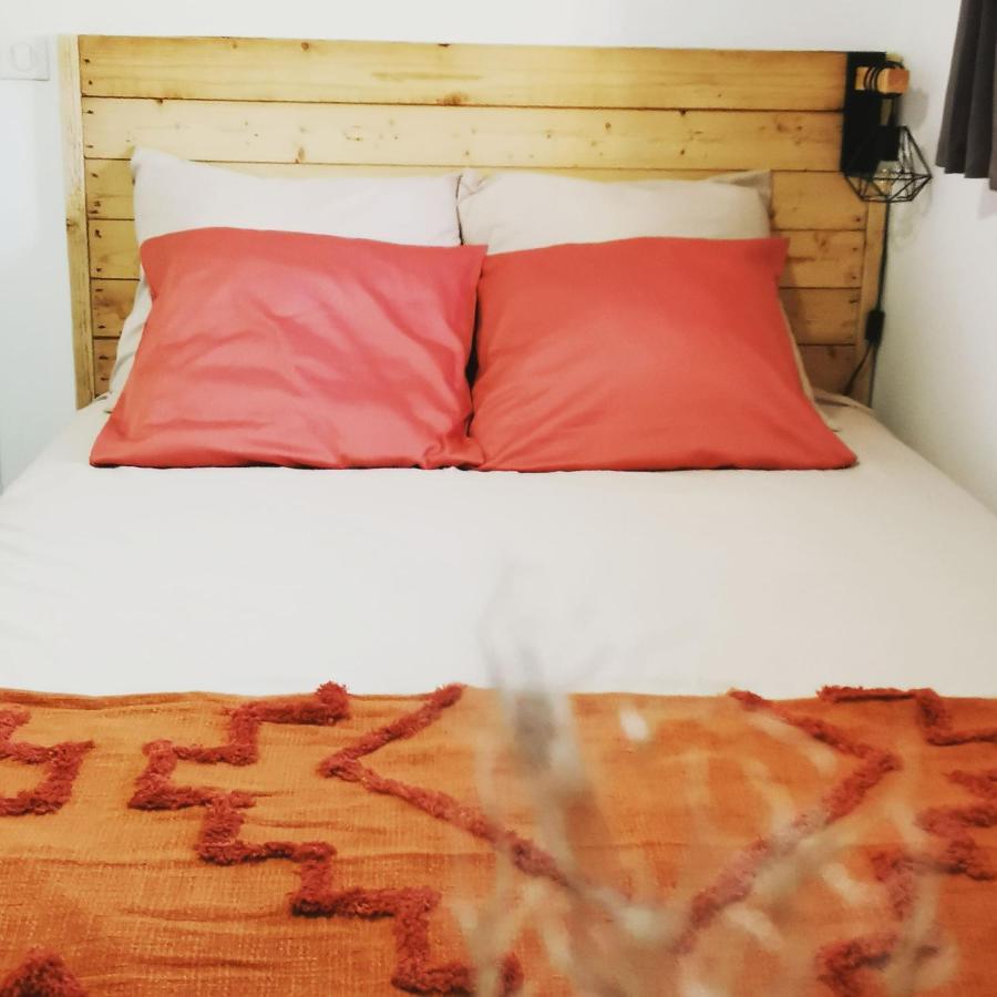 Maison De Vacances L'Hote Champetre Campagne Arlesienne Bagian luar foto