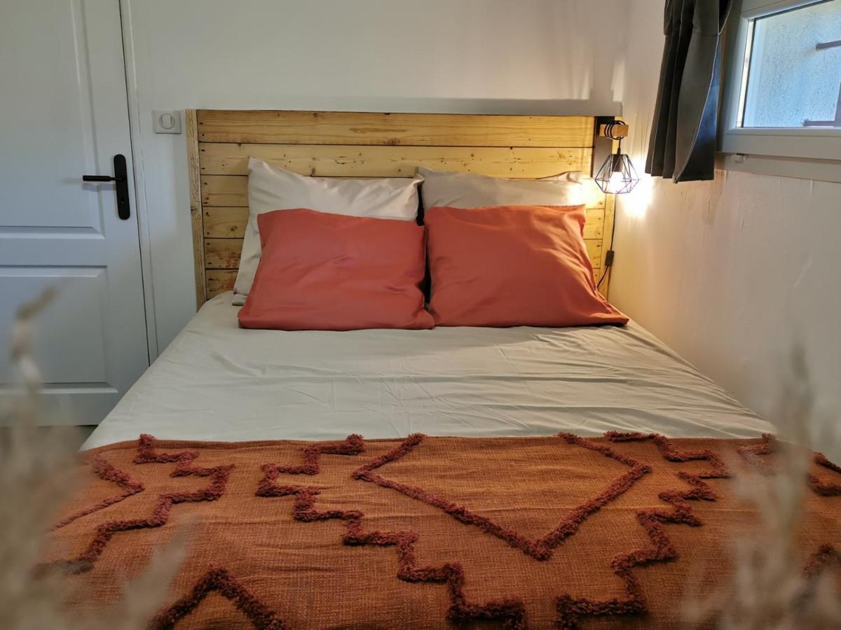 Maison De Vacances L'Hote Champetre Campagne Arlesienne Bagian luar foto