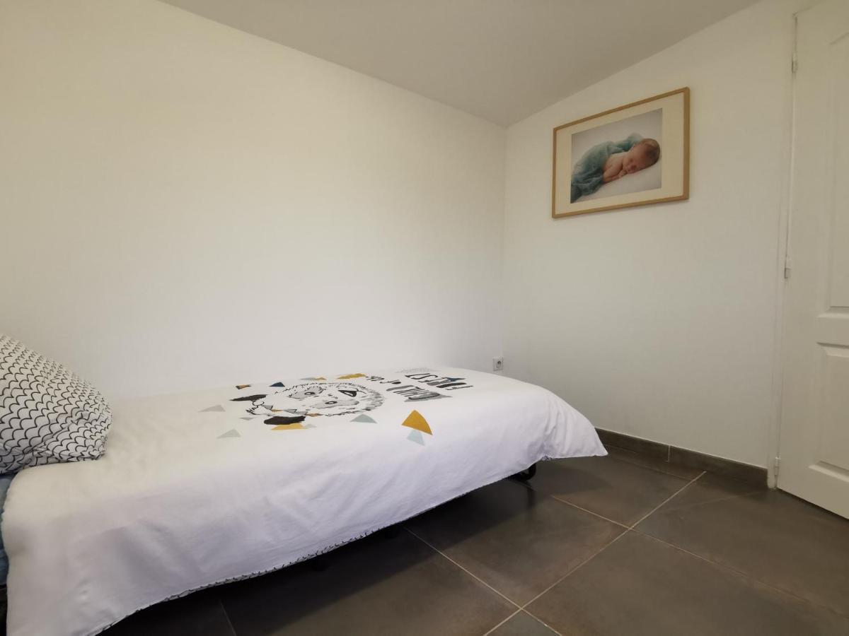 Maison De Vacances L'Hote Champetre Campagne Arlesienne Bagian luar foto