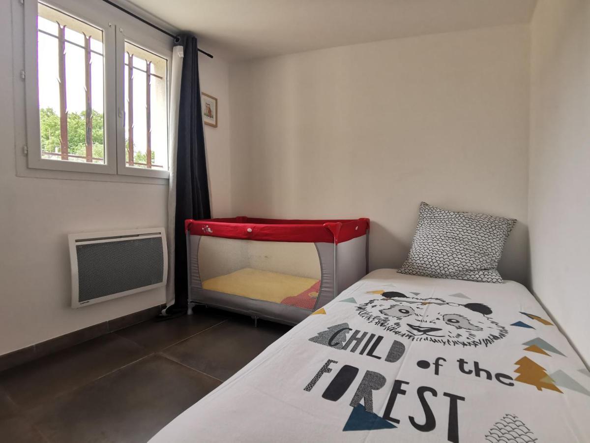 Maison De Vacances L'Hote Champetre Campagne Arlesienne Bagian luar foto